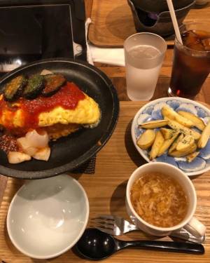 にこ